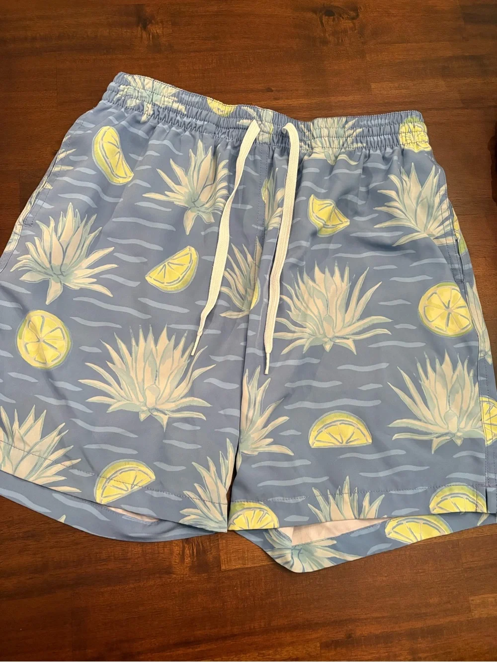 Chubbies 7” Men's Blue Agave and Lemon Swim Shorts Trunks Sz M